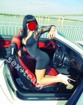 Брюнеточка